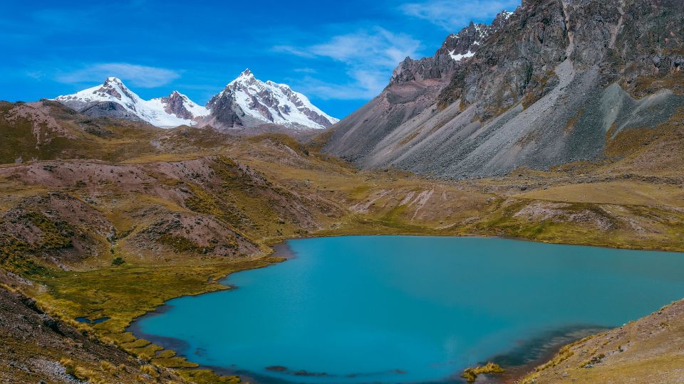 Tour 7 Lagunas y Montaña de Colores – Aventura de 2 días en los Andes peruanos.