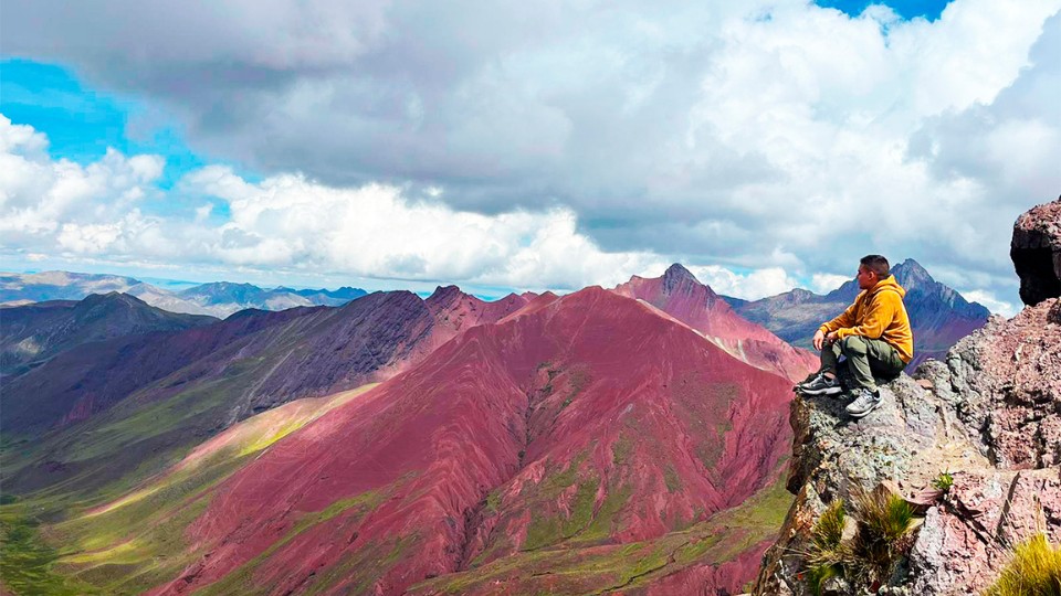 Tour al Valle Rojo en Cusco – Paisajes impresionantes y aventura en los Andes.